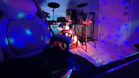 HappyZending online show from November 13, 2025, 2:21 am