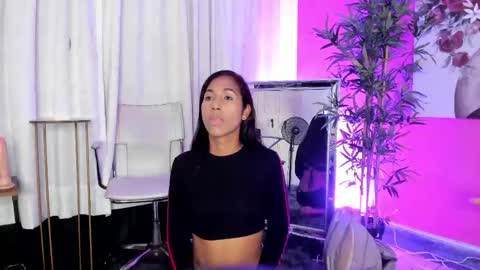 massielhot online show from May 20, 2026, 9:43 pm