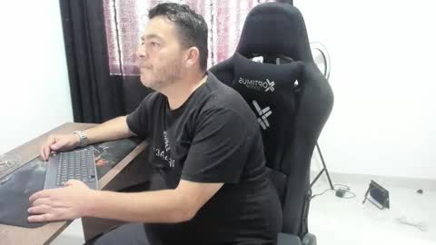 Snapshot of massimo_danger chatting on October 16, 2025, 3:24 pm massimo_danger online show from October 16, 2025, 3:24 pm