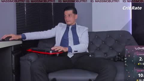 I am Massimo online show from November 16, 2025, 9:20 pm