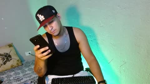 massimo_vidal online show from November 13, 2025, 8:52 pm