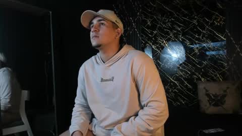 massimo_vidal online show from April 12, 2026, 7:19 pm