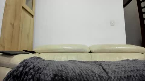 Domi online show from November 25, 2025, 10:59 am