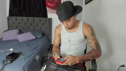 master_boy28 online show from May 27, 2026, 2:41 am