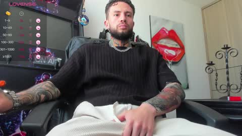 Snapshot of master_steven_01 chatting on December 11, 2024, 5:26 pm steven online show from December 11, 2024, 5:26 pm