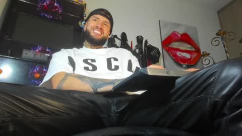 Snapshot of master_steven_01 chatting on December 27, 2024, 11:21 pm steven online show from December 27, 2024, 11:21 pm