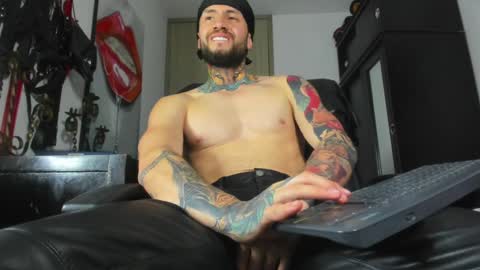 Snapshot of master_steven_01 chatting on February 6, 2025, 12:11 am steven online show from February 6, 2025, 12:11 am