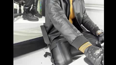 mastercash_leather online show from December 22, 2025, 3:36 am