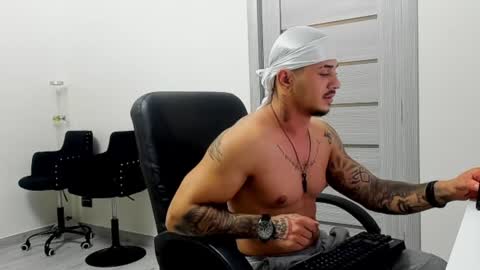 Snapshot of masterchris12 chatting on December 3, 2024, 9:00 am masterchris12 online show from December 3, 2024, 9:00 am