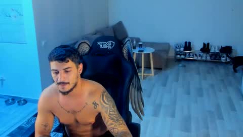 Snapshot of masterchris12 chatting on October 28, 2025, 9:50 pm masterchris12 online show from October 28, 2025, 9:50 pm