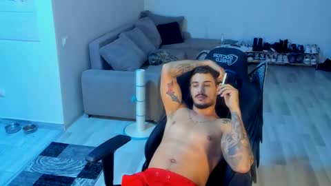 Snapshot of masterchris12 chatting on October 29, 2025, 9:05 pm masterchris12 online show from October 29, 2025, 9:05 pm