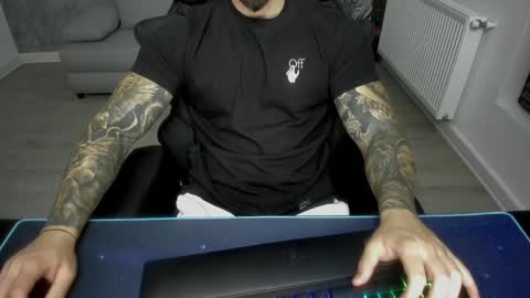 Snapshot of masterkingmuscle chatting on January 12, 2025, 9:51 pm masterkingmuscle online show from January 12, 2025, 9:51 pm