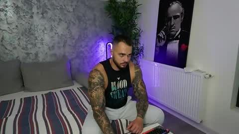 Snapshot of masterkingmuscle chatting on November 7, 2025, 10:54 pm masterkingmuscle online show from November 7, 2025, 10:54 pm