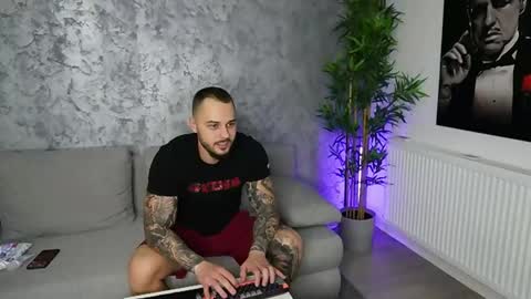 Snapshot of masterkingmuscle chatting on February 16, 2026, 8:38 pm masterkingmuscle online show from February 16, 2026, 8:38 pm