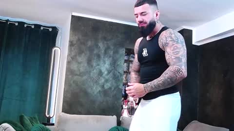 Snapshot of masterkingofmuscle chatting on December 27, 2024, 9:17 am masterkingofmuscle online show from December 27, 2024, 9:17 am