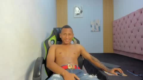 mastermorenohot23 online show from May 1, 2026, 4:06 am
