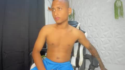 mastermorenohot23 online show from May 6, 2026, 5:14 am