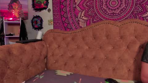 Snapshot of masterr_and_kittyy chatting on March 16, 2026, 5:02 am online show from March 16, 2026, 5:02 am
