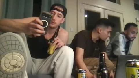 Snapshot of masterrobert134 chatting on December 15, 2025, 6:06 am masterrobert134 online show from December 15, 2025, 6:06 am