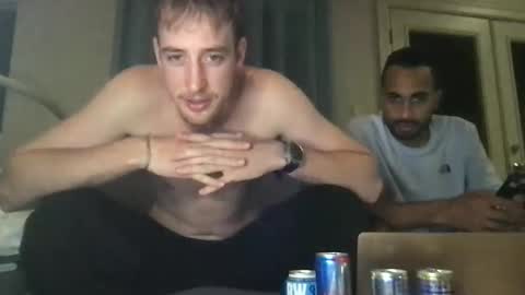 Snapshot of masterrobert134 chatting on December 23, 2025, 7:06 am masterrobert134 online show from December 23, 2025, 7:06 am