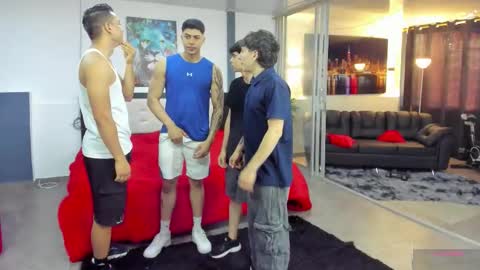 Snapshot of masters_sexx chatting on February 27, 2026, 11:43 am Team Cris Darwin- Fernando- Stiven- David online show from February 27, 2026, 11:43 am