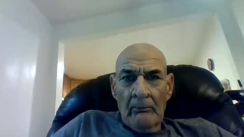 Snapshot of masturbater1112 chatting on December 18, 2025, 4:29 am Masturbater1 online show from December 18, 2025, 4:29 am