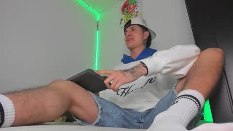 mateo_escobar online show from January 9, 2026, 5:10 am