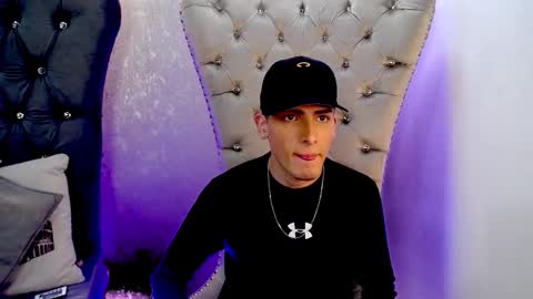 mateo mitchell online show from October 5, 2025, 3:38 am