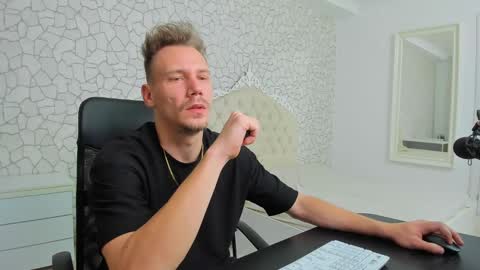 Snapshot of mateobenjamin chatting on December 11, 2024, 5:48 pm MateoBenjamin online show from December 11, 2024, 5:48 pm