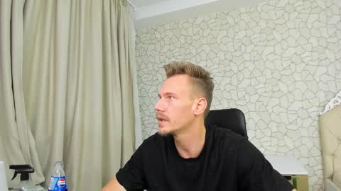 Snapshot of mateobenjamin chatting on December 19, 2024, 8:44 pm MateoBenjamin online show from December 19, 2024, 8:44 pm