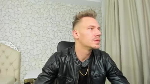 Snapshot of mateobenjamin chatting on December 21, 2024, 4:57 pm MateoBenjamin online show from December 21, 2024, 4:57 pm