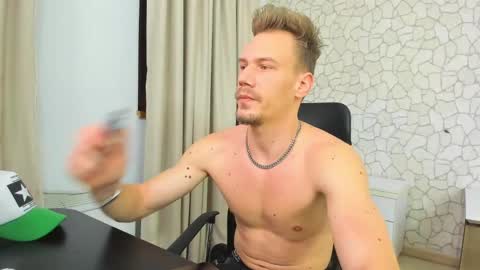 Snapshot of mateobenjamin chatting on January 12, 2025, 8:25 pm MateoBenjamin online show from January 12, 2025, 8:25 pm