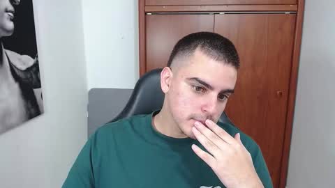 Snapshot of matew01_ chatting on February 18, 2026, 1:18 pm matt online show from February 18, 2026, 1:18 pm