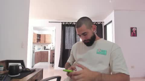 Matheus     online show from March 9, 2026, 6:34 pm