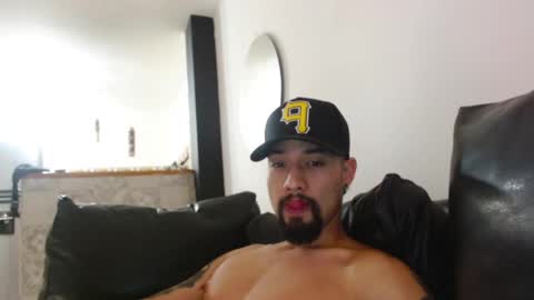 STRURIBE ON INSTAGRAM online show from December 31, 2024, 4:57 pm