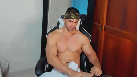 Snapshot of mathews_smith chatting on November 5, 2025, 11:32 am mathews_smith online show from November 5, 2025, 11:32 am