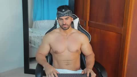 Snapshot of mathews_smith chatting on December 4, 2025, 11:30 am mathews_smith online show from December 4, 2025, 11:30 am