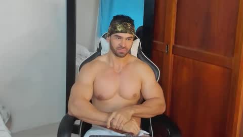 Snapshot of mathews_smith chatting on December 16, 2025, 11:37 am mathews_smith online show from December 16, 2025, 11:37 am