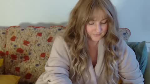 Snapshot of mathilde_solveig chatting on December 15, 2024, 12:28 pm mathilde_solveig online show from December 15, 2024, 12:28 pm