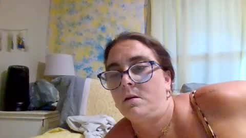 mathislauraashley2023 online show from June 23, 2026, 9:57 pm