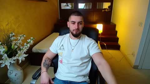 Snapshot of matiasdean chatting on March 3, 2025, 5:20 am MatiasDean online show from March 3, 2025, 5:20 am