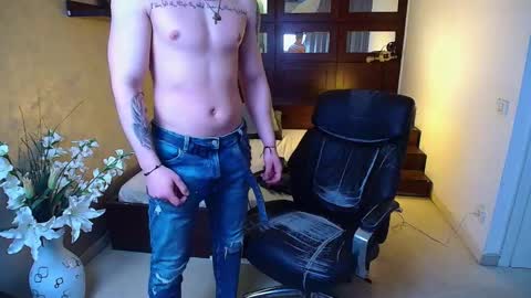 Snapshot of matiasdean chatting on March 7, 2025, 9:18 am MatiasDean online show from March 7, 2025, 9:18 am