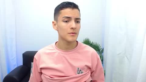 Matias online show from November 9, 2025, 1:42 pm