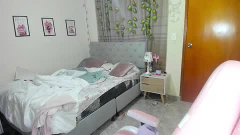 Daniela online show from October 16, 2025, 8:48 am