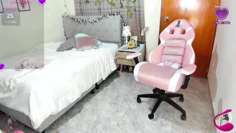 Snapshot of matilde27 chatting on February 9, 2026, 2:04 am Daniela online show from February 9, 2026, 2:04 am