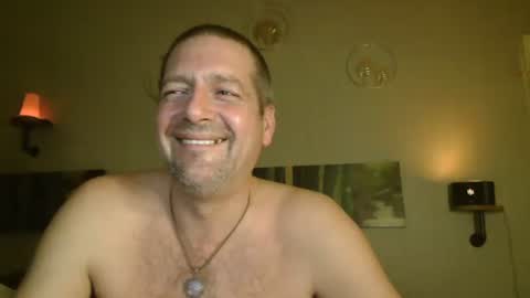 Snapshot of matrike1 chatting on February 12, 2025, 8:07 pm matrike1 online show from February 12, 2025, 8:07 pm