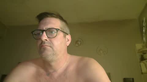 Snapshot of matrike1 chatting on April 19, 2026, 6:10 pm matrike1 online show from April 19, 2026, 6:10 pm