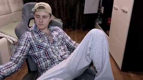 Snapshot of matt_aniston chatting on December 9, 2024, 2:06 pm Matt online show from December 9, 2024, 2:06 pm