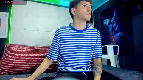 Snapshot of matteo12_ chatting on September 17, 2025, 4:25 am ---Matteo--- online show from September 17, 2025, 4:25 am