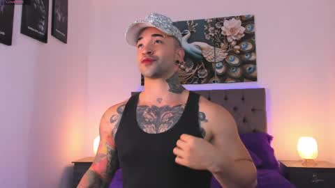Snapshot of matthew_colee chatting on April 15, 2026, 2:07 am Matthew INDEPENDENT MODEL online show from April 15, 2026, 2:07 am